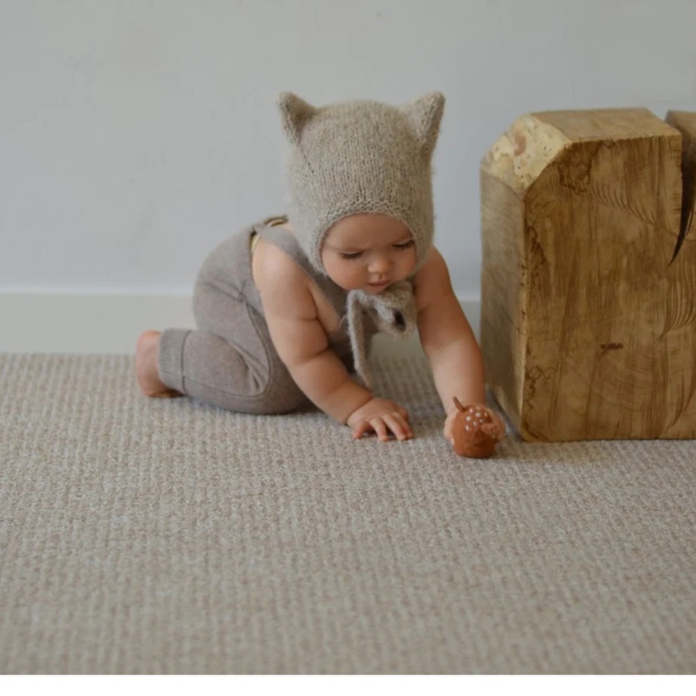 Super cozy kitten hat! Doesn’t have size but fits 1-2 years
